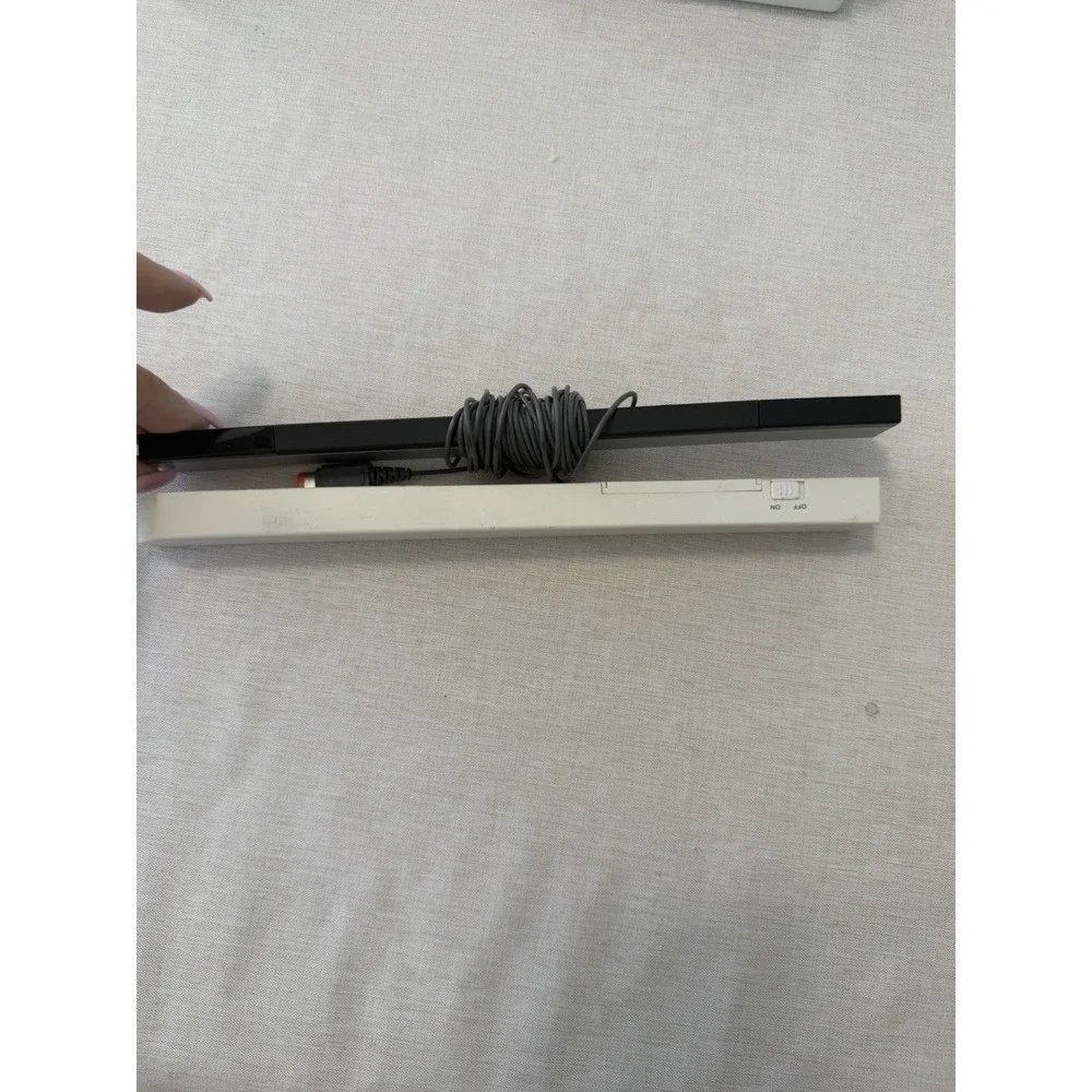 Nintendo Wii Sensor Bar Lot of 2‎ OEM RVL-014 White & Black Untested